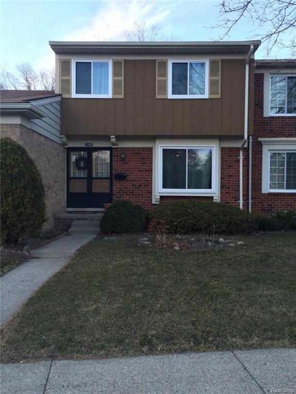 2106 Parmenter Blvd - Photo 1