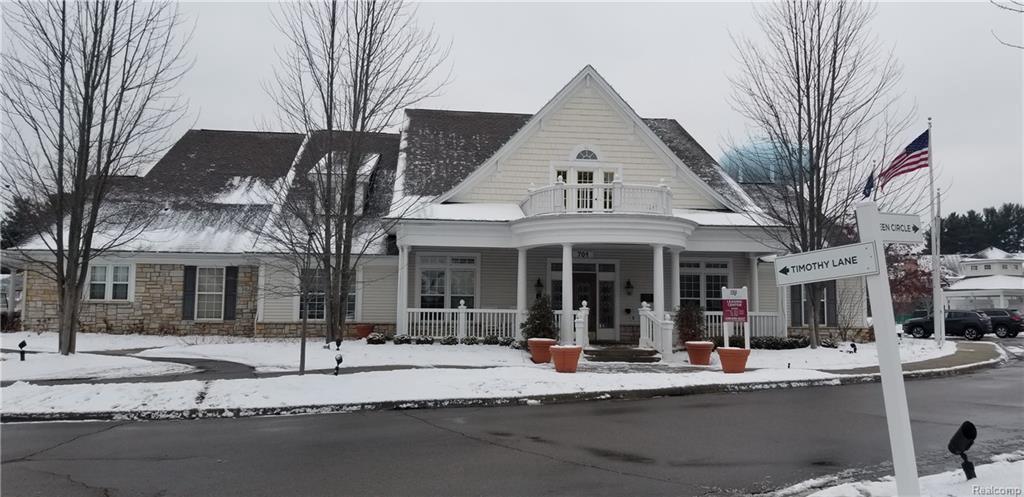 712 Green Circle - Photo 1