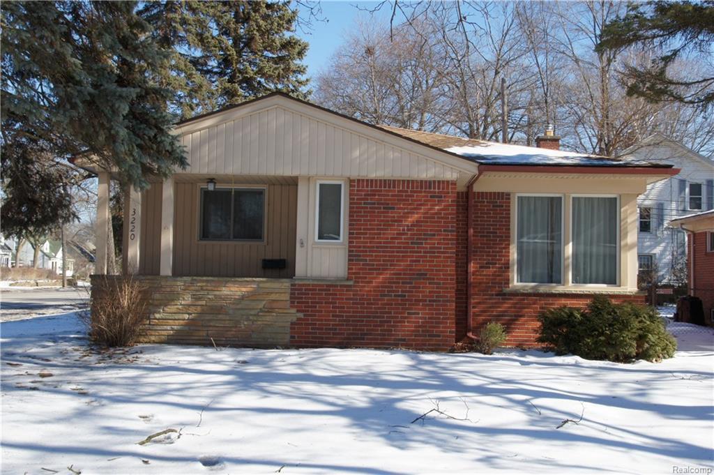 3220 Sylvan Dr - Photo 1