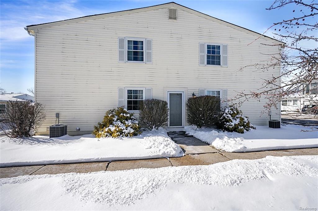 252 Lake Village Dr - Photo 1