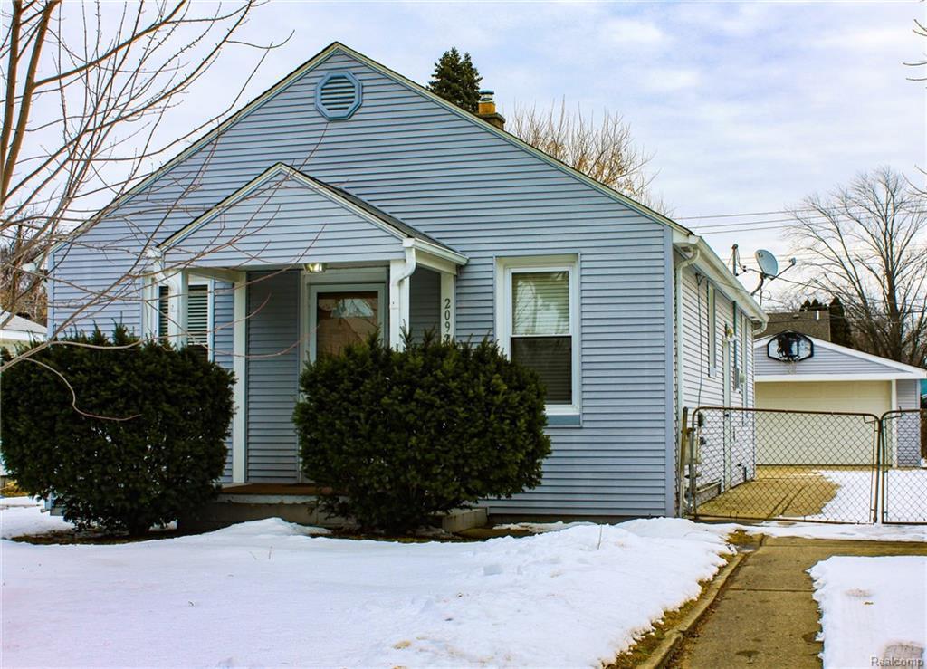20928 Colwell St - Photo 1