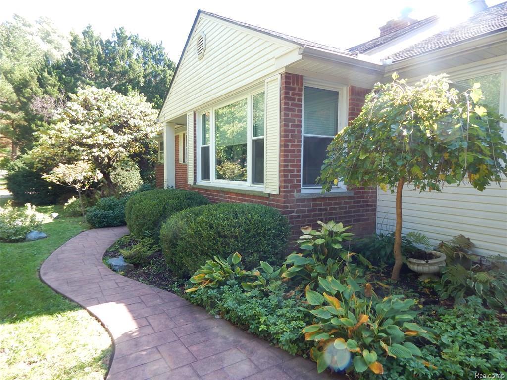 16255 Amherst Ave - Photo 1