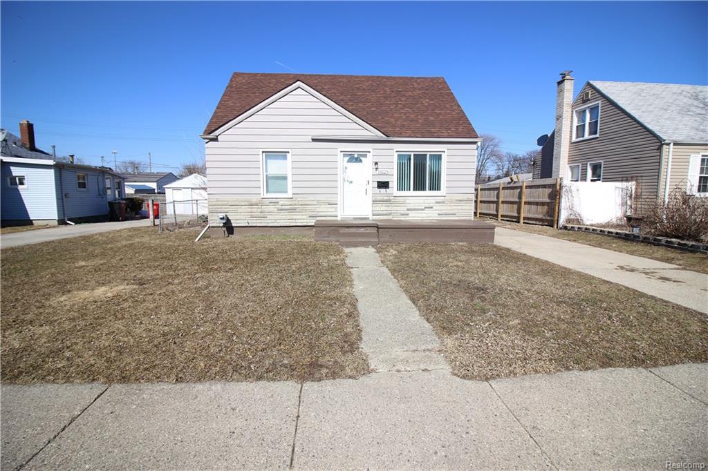 19229 Eastland St - Photo 1