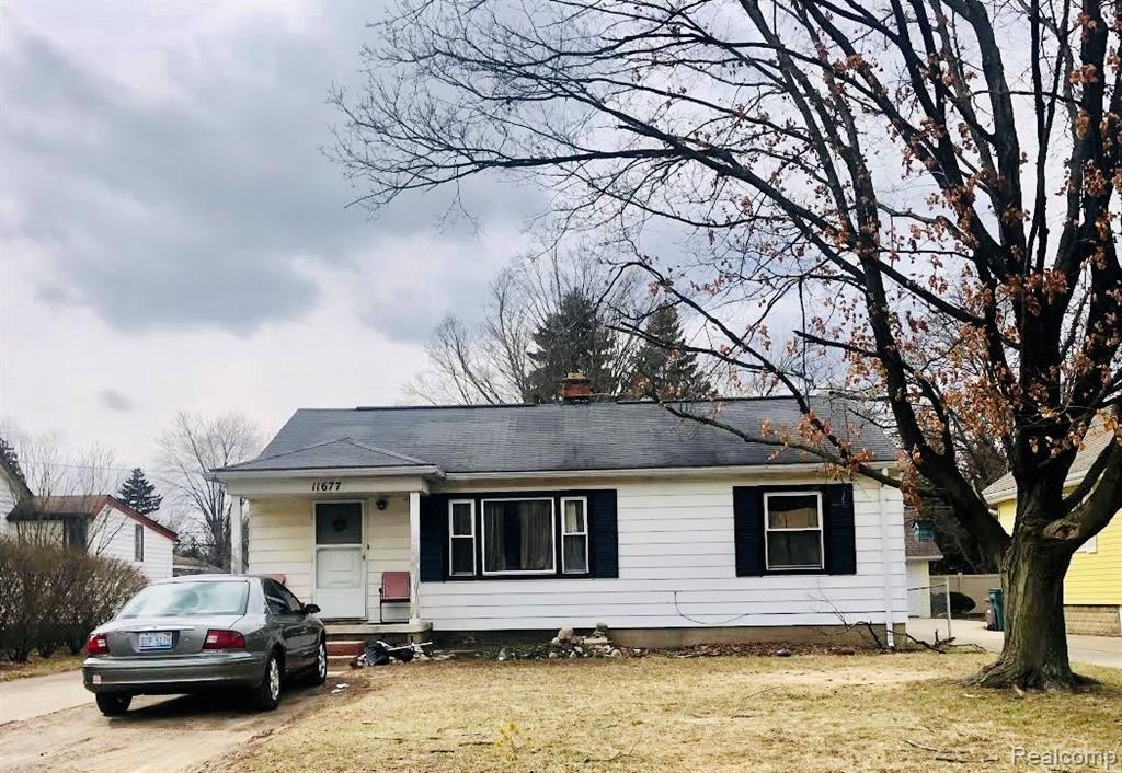 11677 Russell Ave - Photo 1