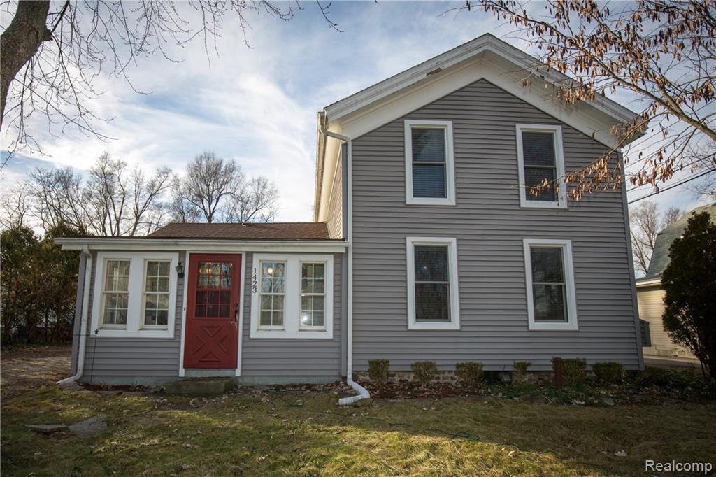 1423 Main St - Photo 1