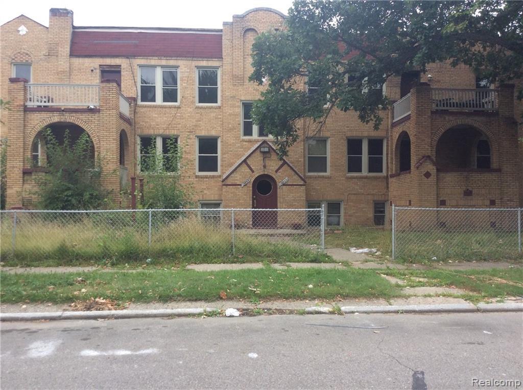 13835 La Salle Blvd - Photo 1