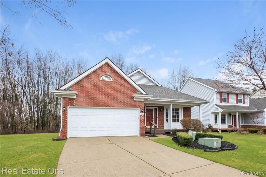 41725 Sleepy Hollow Dr - Photo 1