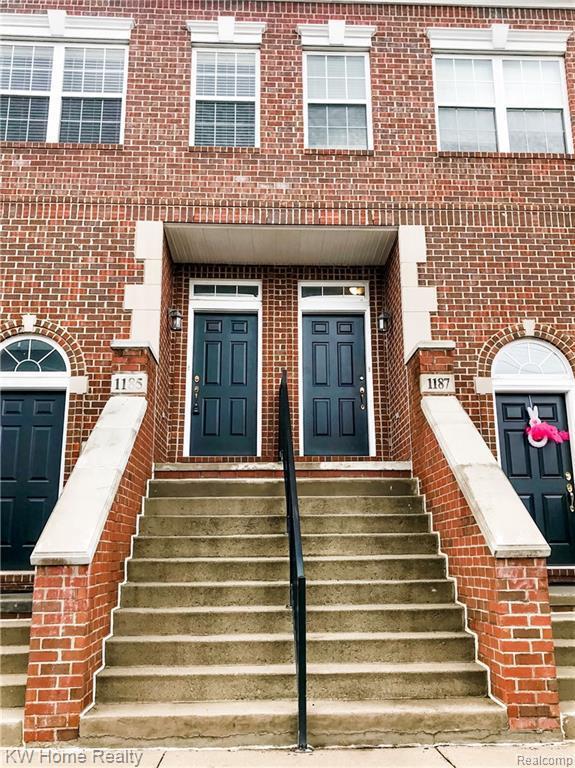 1185 Ann Arbor Rd W - Photo 1