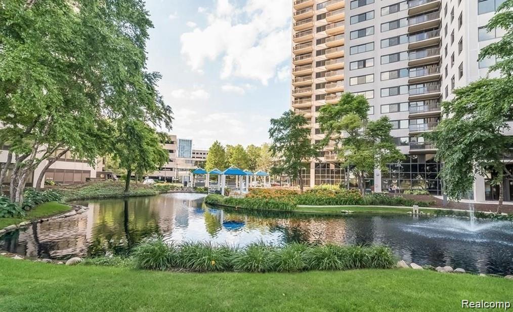 300 Riverfront Dr - Photo 1