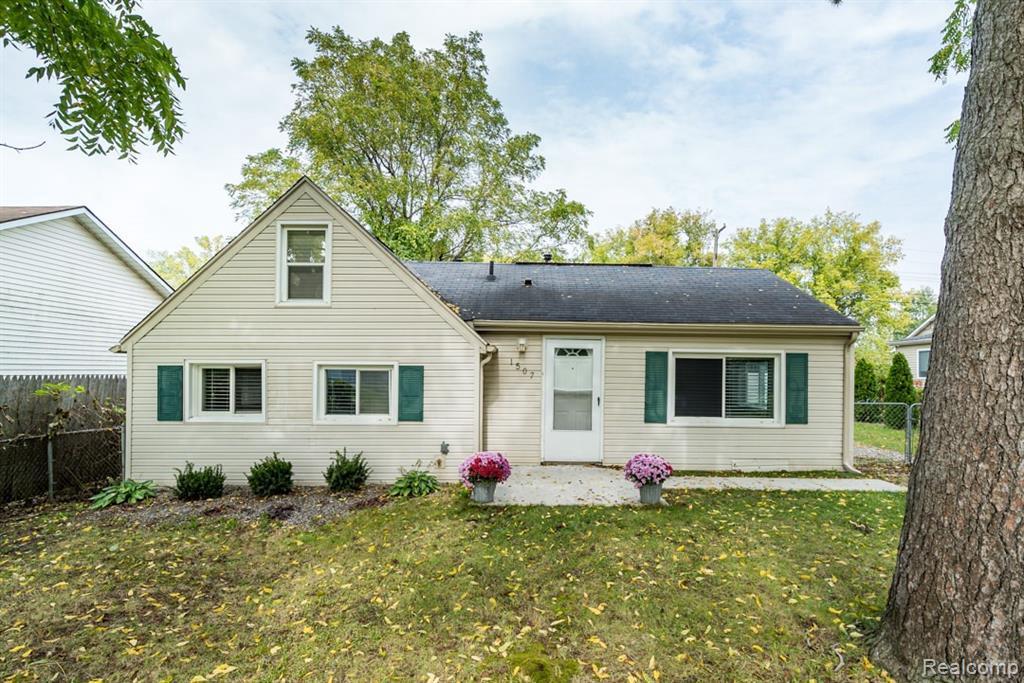 1507 Collier Rd - Photo 1