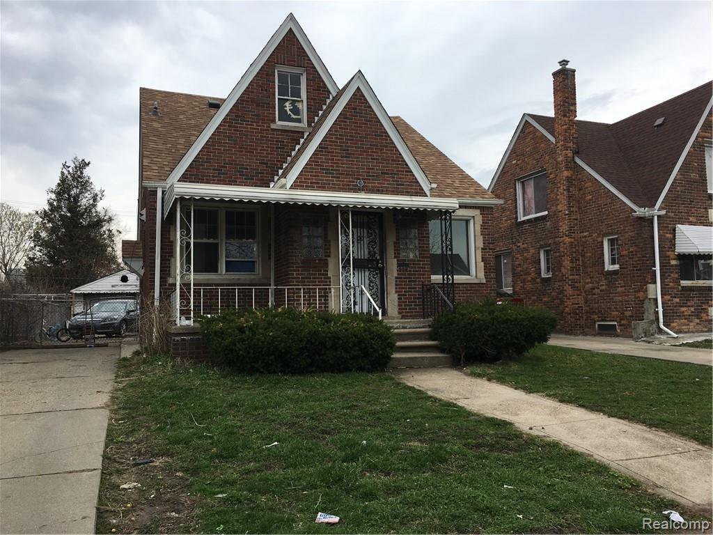 7429 Winthrop St - Photo 1