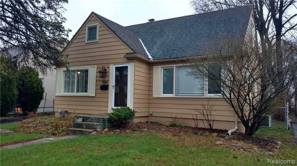 1559 Catalpa Drive - Photo 1