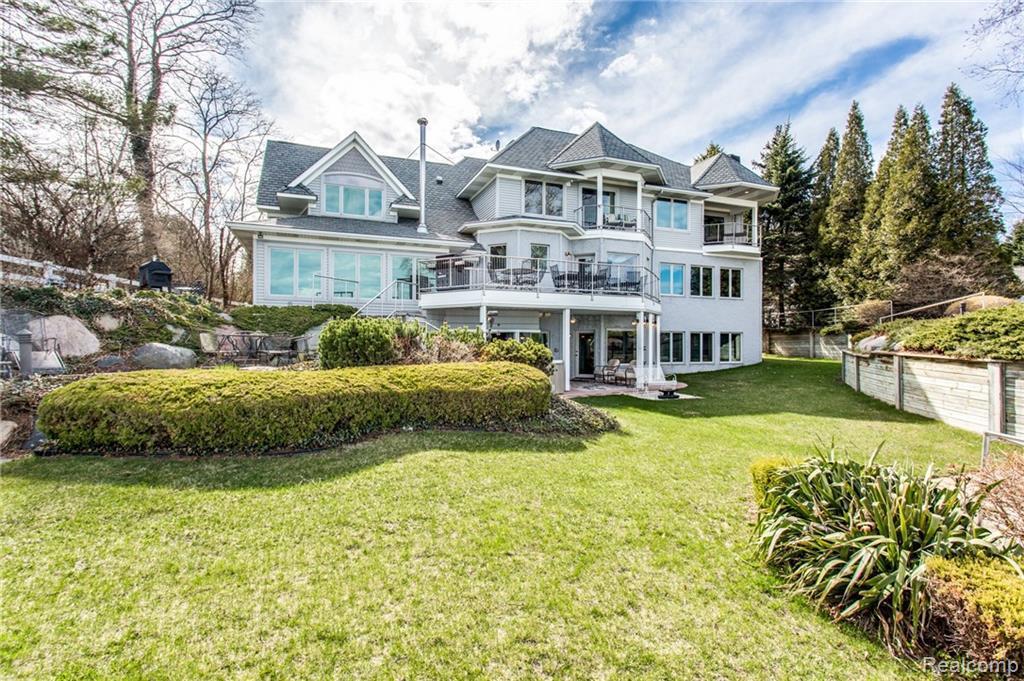 3864 Lakeshore Rd - Photo 1