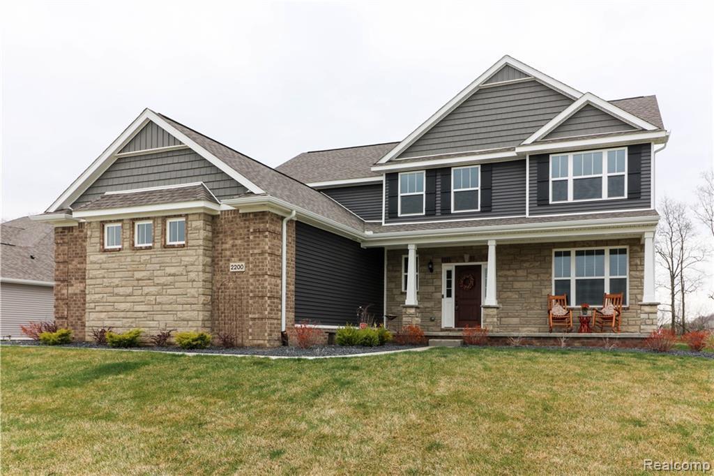 2200 Walnut View Dr - Photo 1