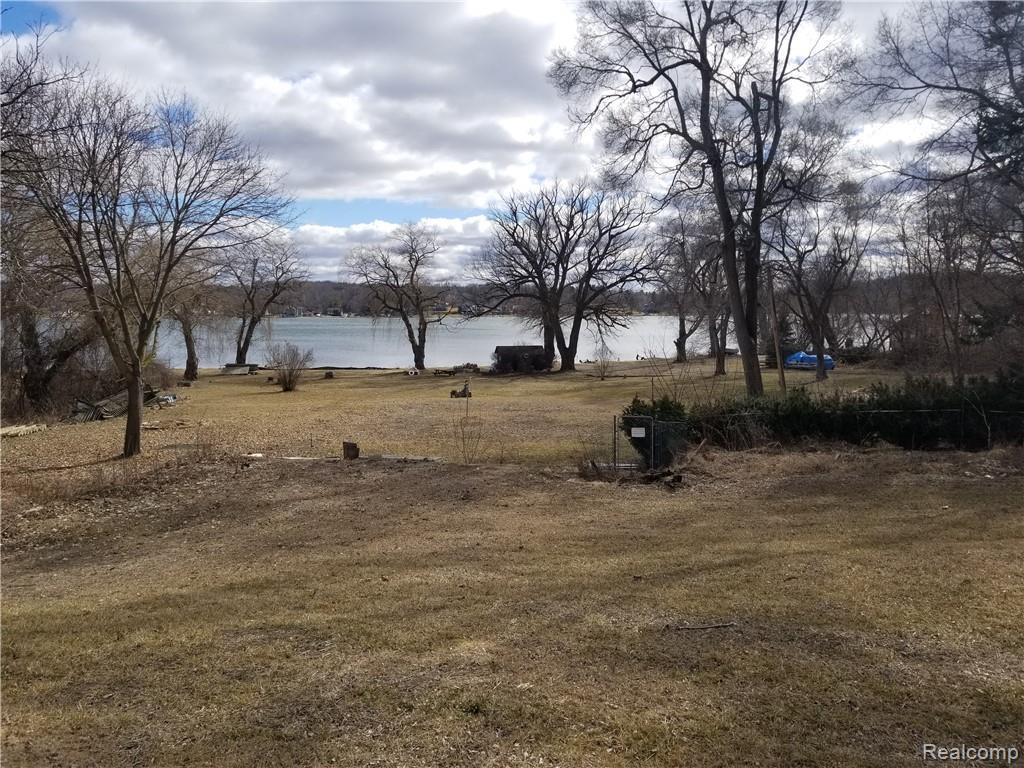 11275 Pleasant Lake Rd - Photo 1