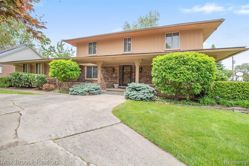 6011 Cherry Crest Dr - Photo 1