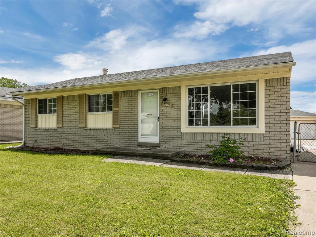25045 Darin St - Photo 1