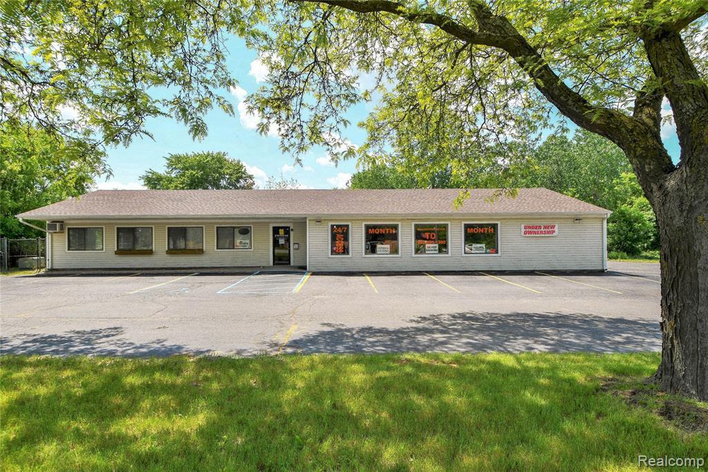 1660 Ortonville Rd - Photo 1