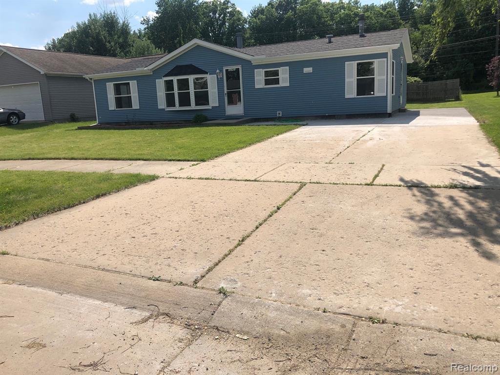 33761 Gates St - Photo 1