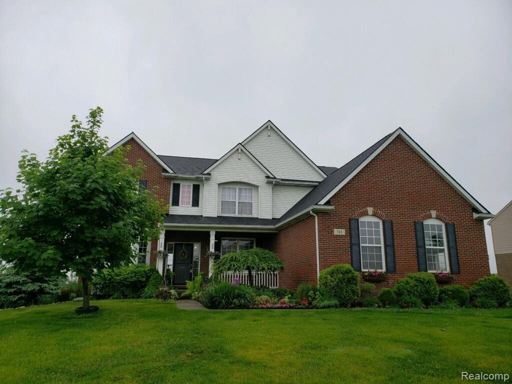 743 Brooks Ln - Photo 1