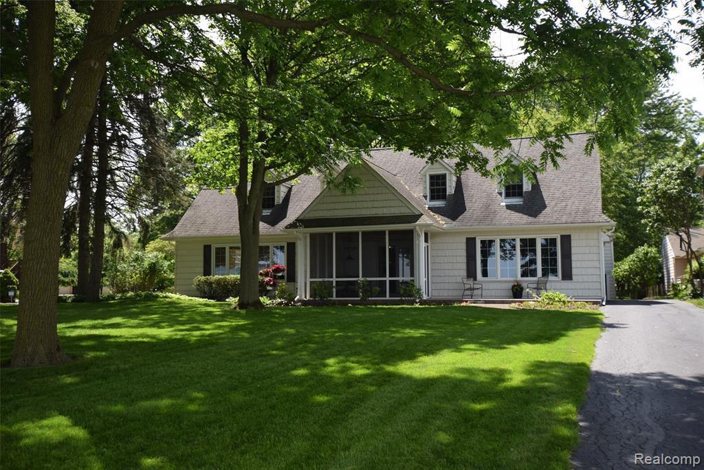 20310 East River - Photo 1