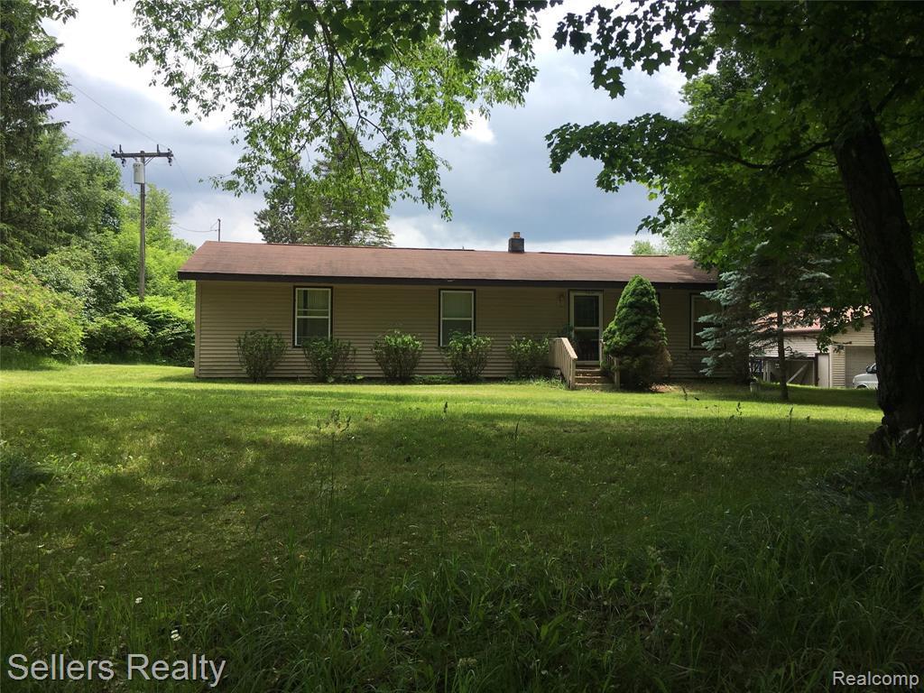 1600 Hendrie Rd - Photo 1