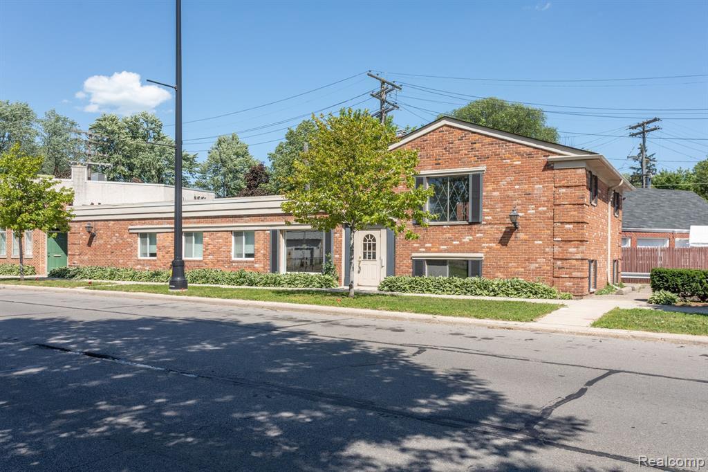 17200 Mack Ave - Photo 1
