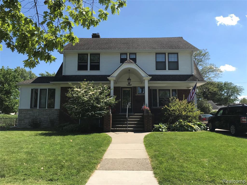 1497 Hawthorne Rd - Photo 1