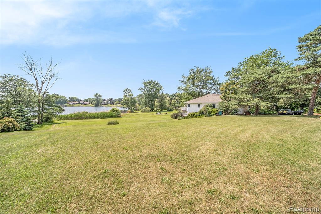 370 Davis Lake Dr - Photo 1