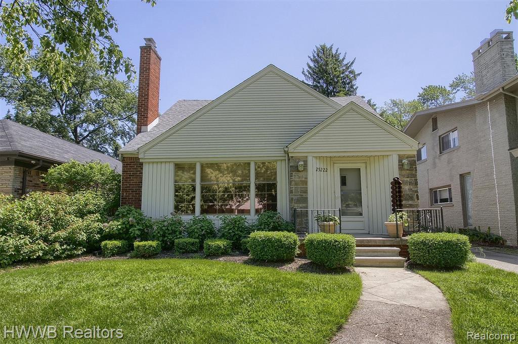 25222 Parkwood Dr - Photo 1