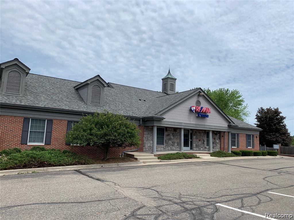 8040 Ortonville Rd - Photo 1