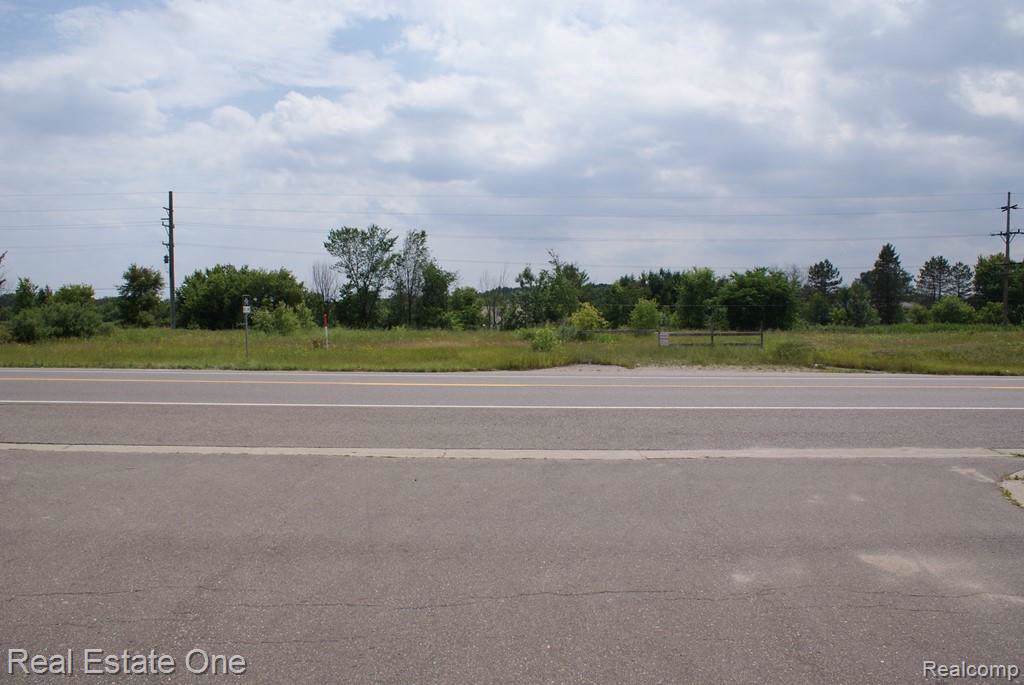 1600 Imlay City Rd - Photo 1