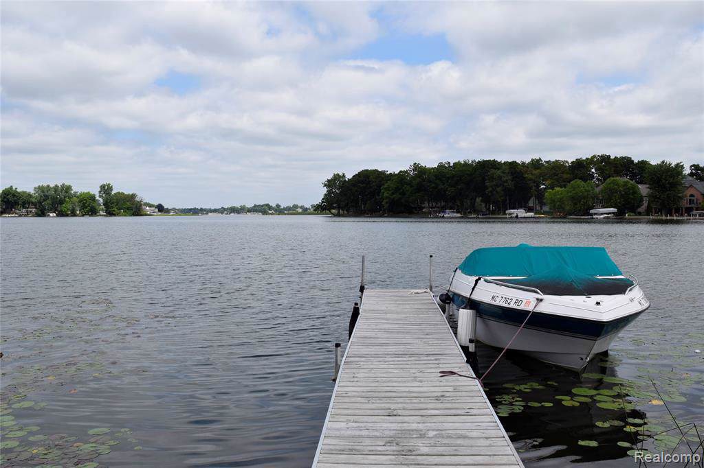 2390 Cranewood Dr - Photo 1