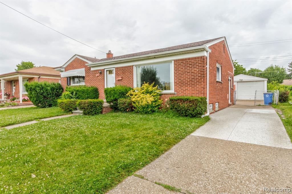 6026 Amboy St - Photo 1