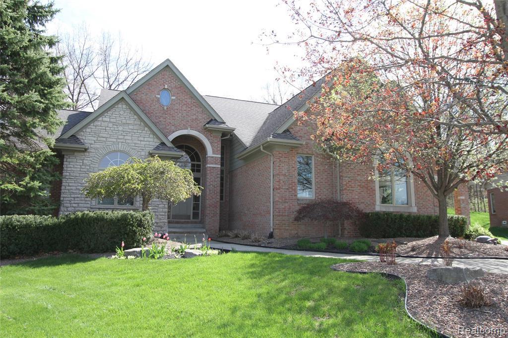 5625 Fox Ridge Dr - Photo 1
