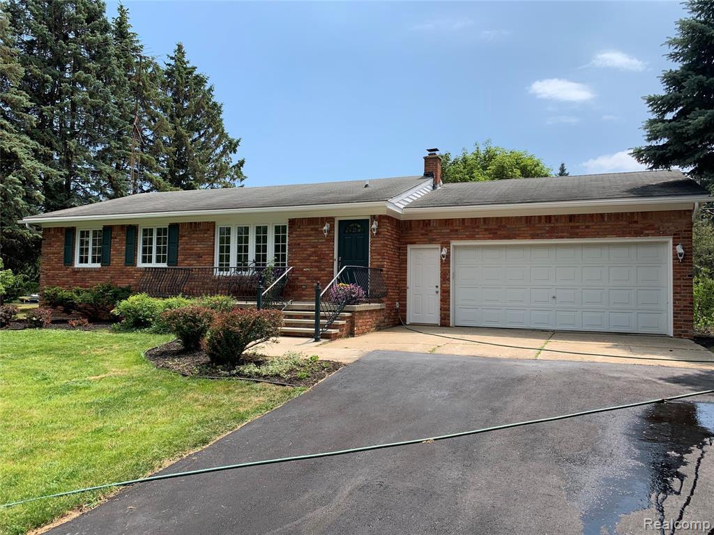 1369 Pratt Rd - Photo 1