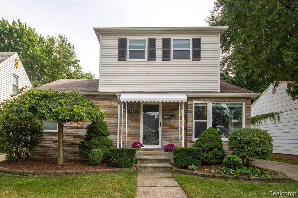 2444 Brockton Ave - Photo 1