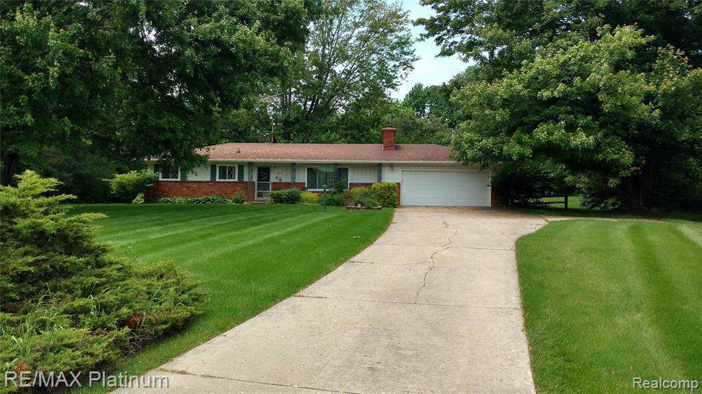 1089 Willow Lane N - Photo 1