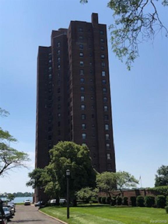 8162 Jefferson Mezz B - Photo 1
