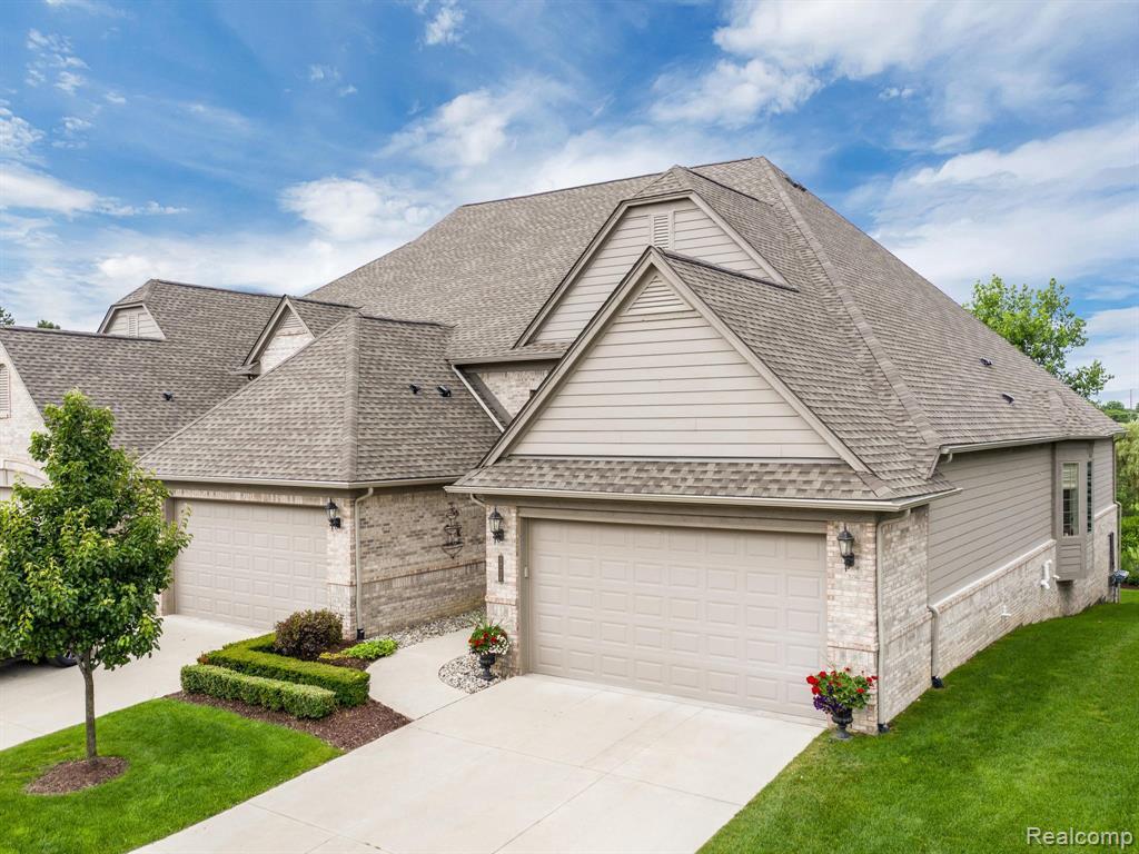 5728 Knob Hill Cir - Photo 1