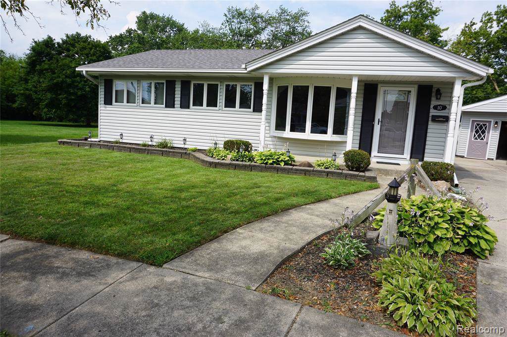 10 Winston Crt - Photo 1