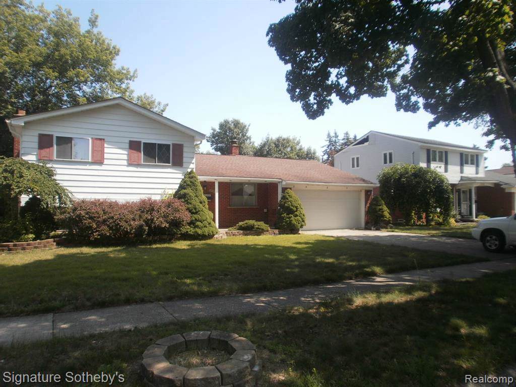 32478 Washington St - Photo 1