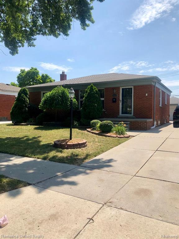 21600 Arrowhead - Photo 1