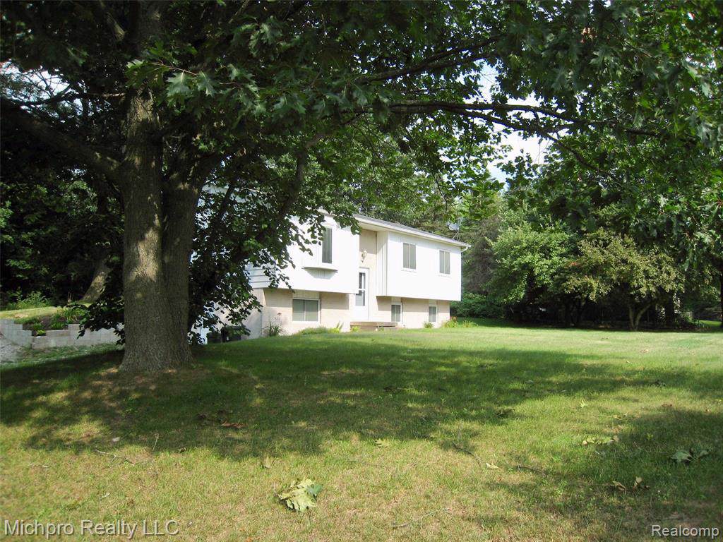 2351 Arrow Head Dr - Photo 1
