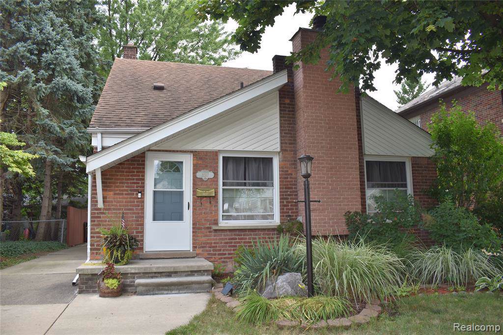 21517 Edison St - Photo 1