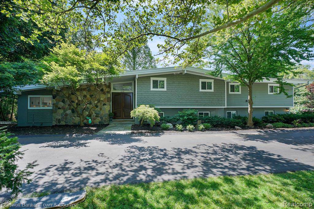 3215 Long Lake Rd - Photo 1