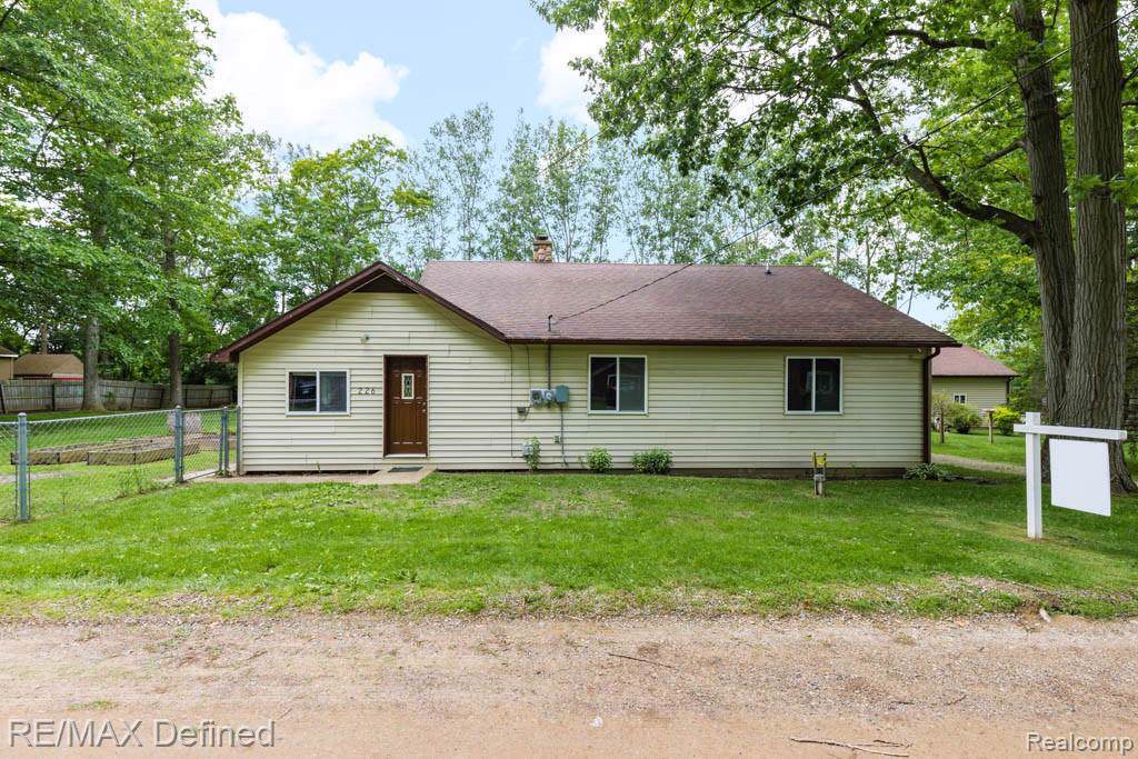 226 Oak Grove Dr - Photo 1