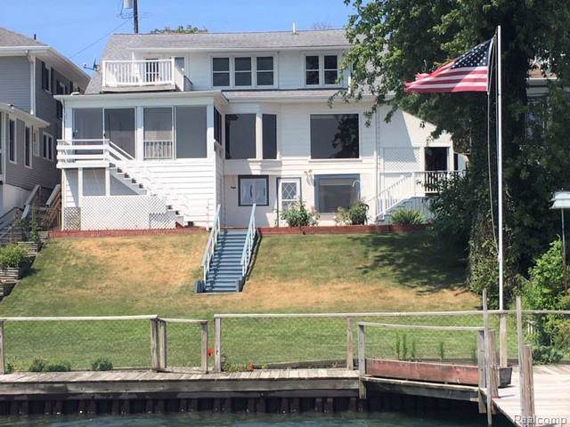 2712 Military St - Photo 1