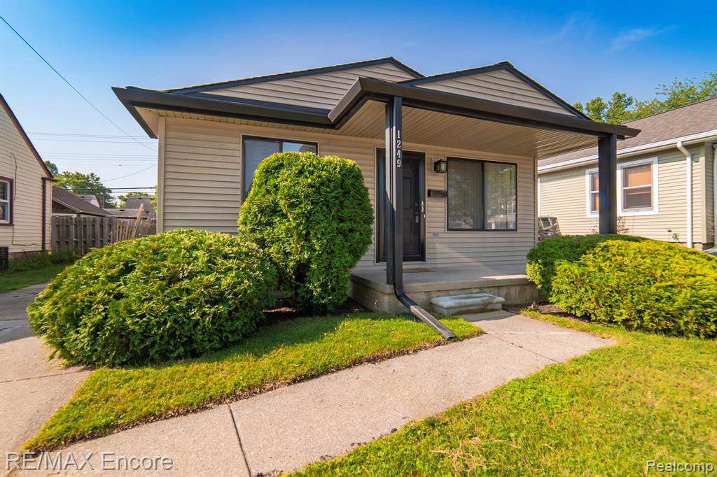 1249 Princeton Rd - Photo 1