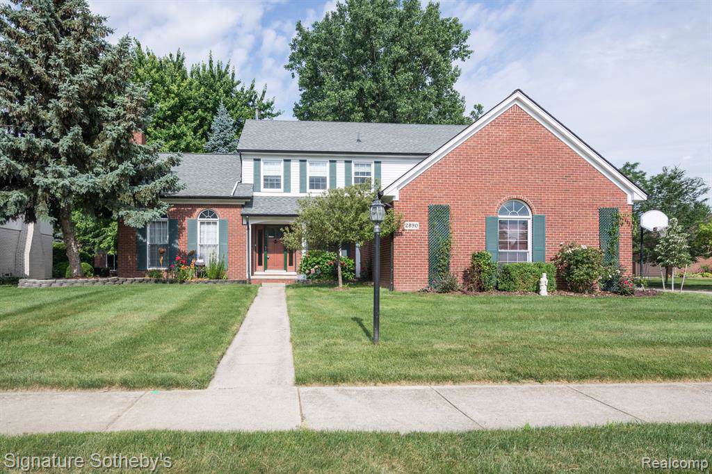 2890 Chippewa Crt - Photo 1